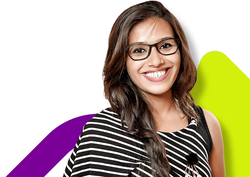 Apply for a course at DGHE: A picture of a brunette woman with glasses. She smiles widely to the camera while facing the viewer.